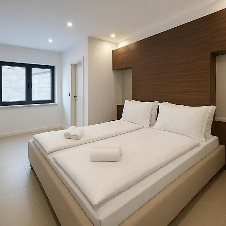 Luxury Rooms In Diocletian Palace Split 招待所 *